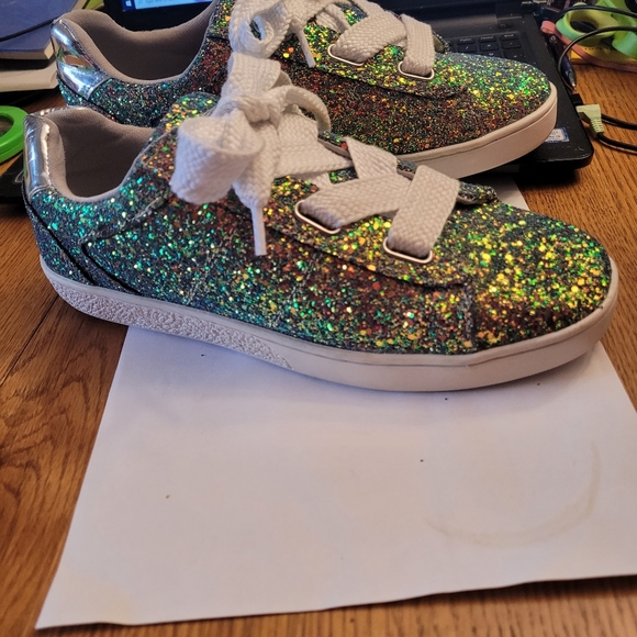 Ladies Sneakers - Picture 7 of 7